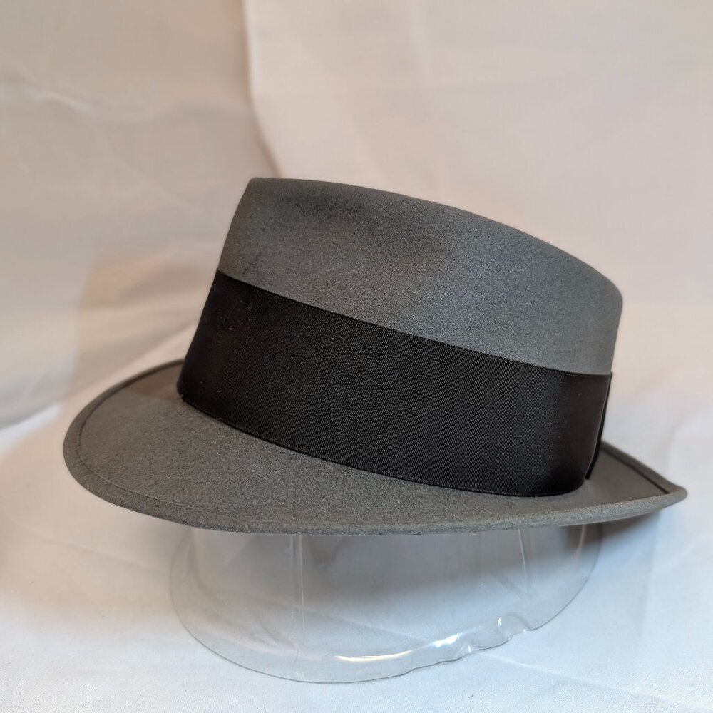 1950s Vintage Gray Royal Stetson Men's Fedora Hat with Back Bow - Size 7 1/8